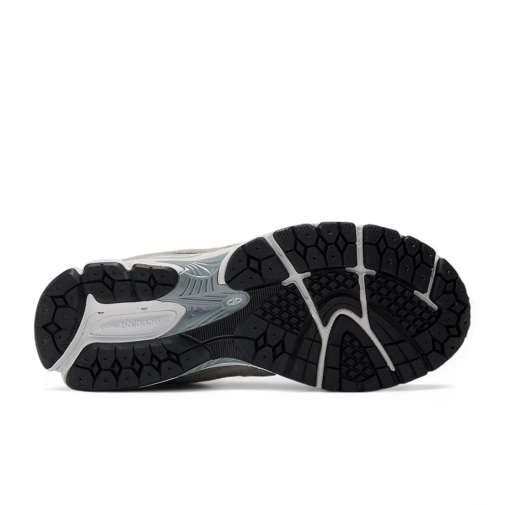 New Balance M2002RST