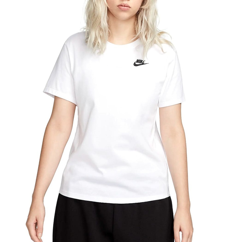 Camiseta Club Essentials Nike Bc